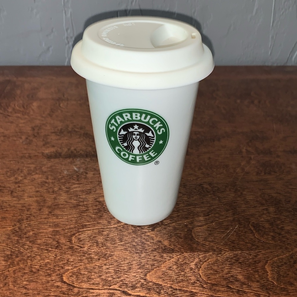EUC Starbucks 2010 ceramic coffee cup